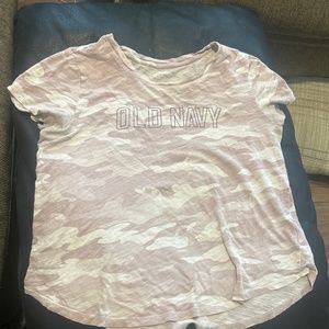Old navy T shirt